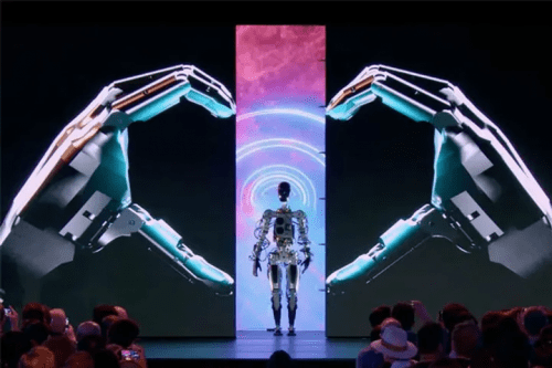 埃隆·马斯克在2022年特斯拉AI日展示人形机器人