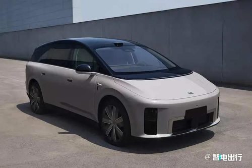 理想i9纯电旗舰SUV路测实拍